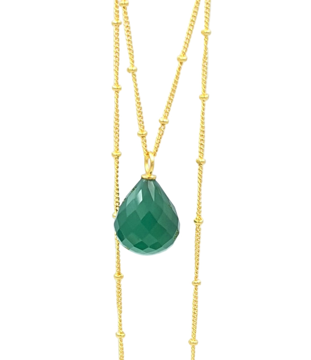 Green onyx gemstone chain in gold-plated 92.5 sterling silver, featuring a bold yet elegant contemporary design.